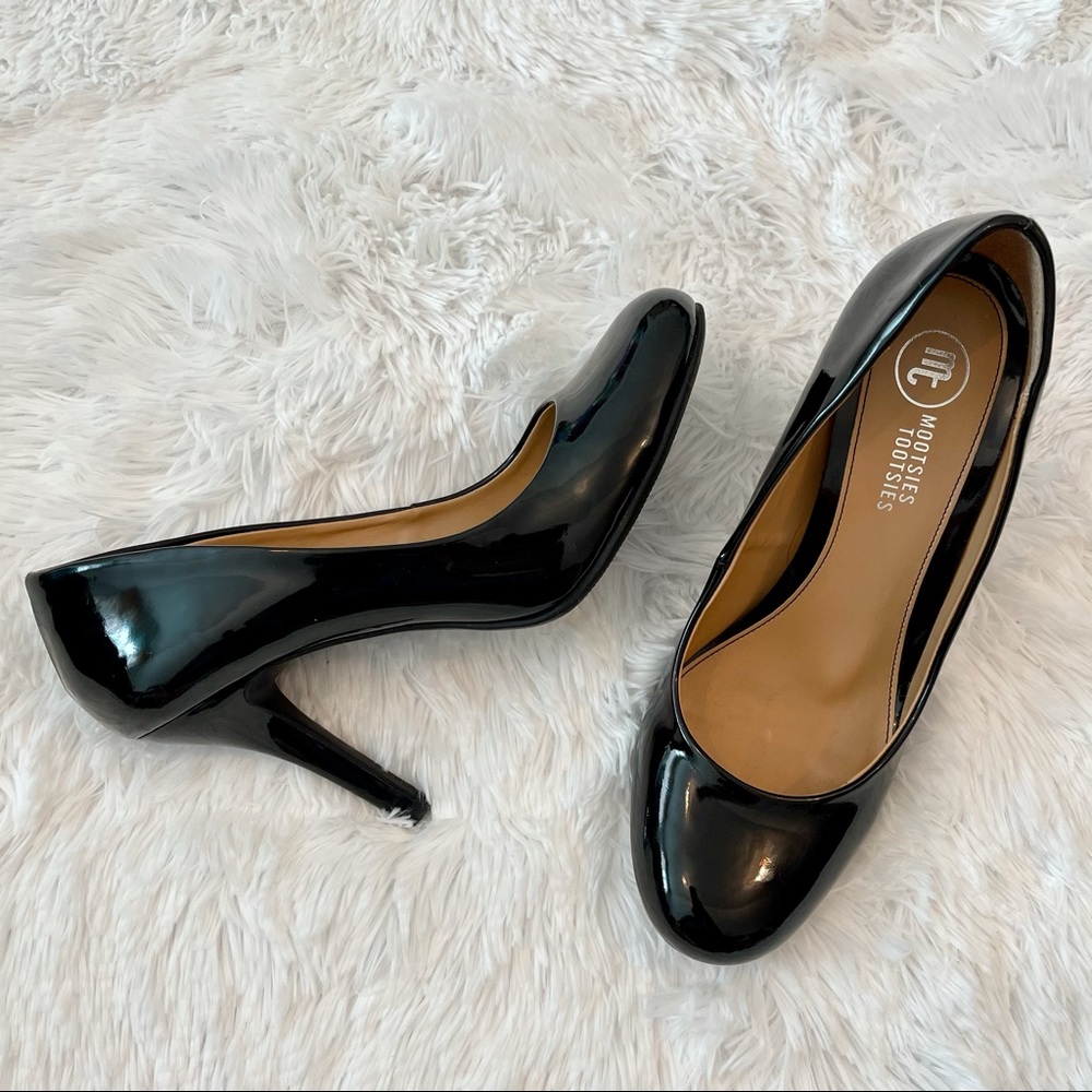 Mootsies Tootsies Black Patent Pumps